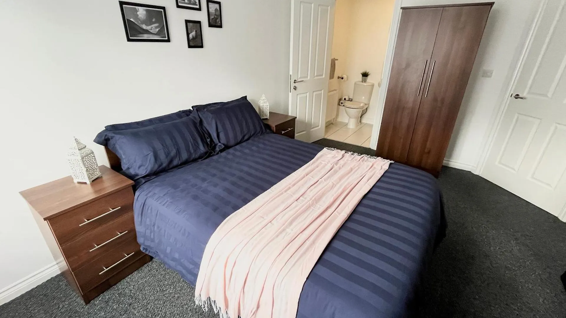 Cathedral Square Apartments Белфаст 0*,  Великобритания